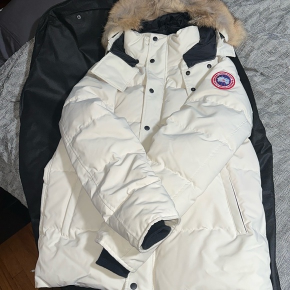 Mens Canada Goose Jacket - Picture 4 of 11